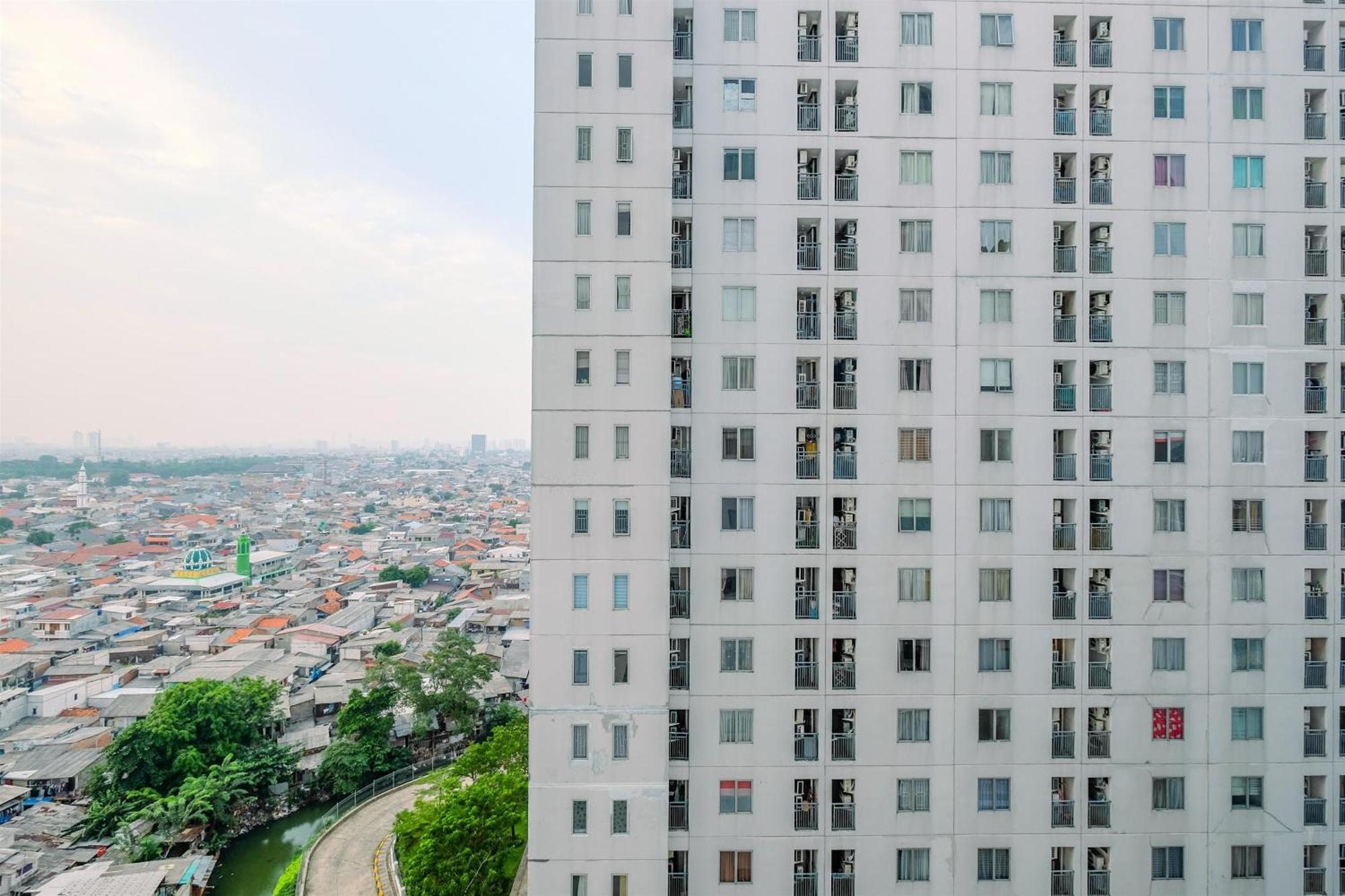 Apartment And Strategic 2br At Bassura By Travelio Jakarta